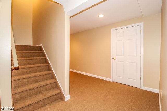 6 Bering Way, Franklin Twp., NJ 08873