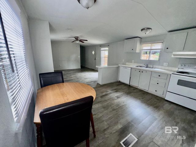 1561 Valencia Drive, Lillian, AL 36549