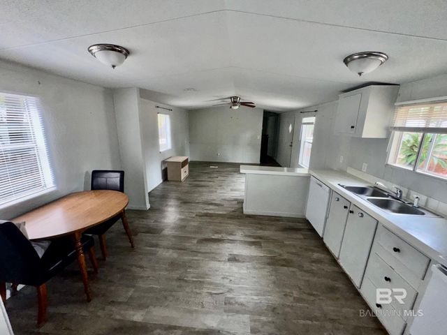 1561 Valencia Drive, Lillian, AL 36549