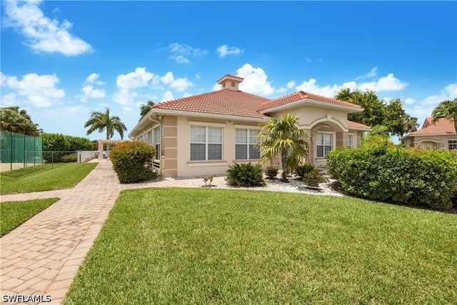 25080 Peacock LN 102, Naples, FL 34114