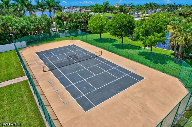 25080 Peacock LN 102, Naples, FL 34114