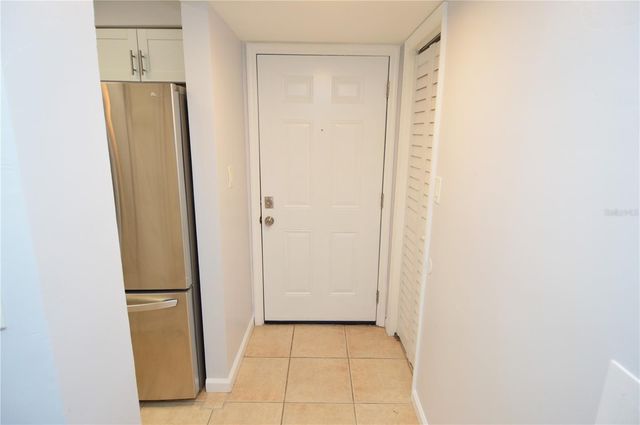 8609 MALLARD RESERVE DRIVE 101, Tampa, FL 33614