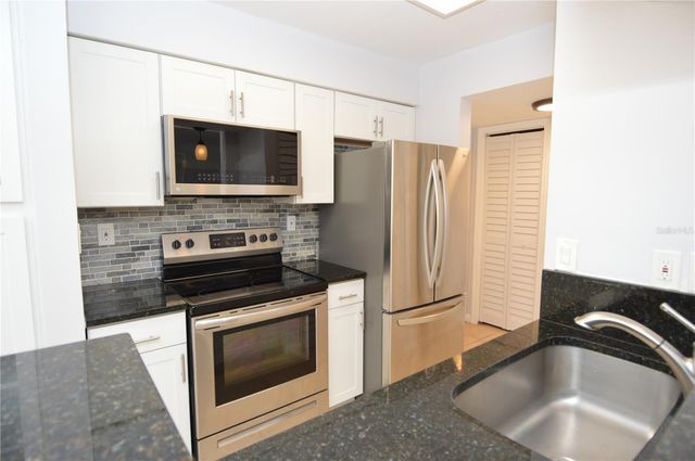 8609 MALLARD RESERVE DRIVE 101, Tampa, FL 33614