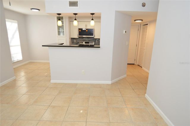 8609 MALLARD RESERVE DRIVE 101, Tampa, FL 33614