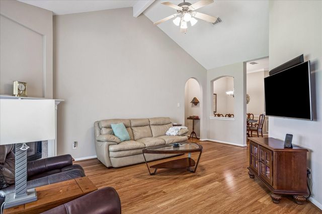 18 Prairie Knoll Drive, Santa Fe, TX 77510