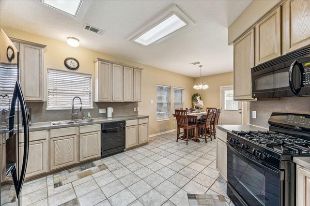 18 Prairie Knoll Drive, Santa Fe, TX 77510