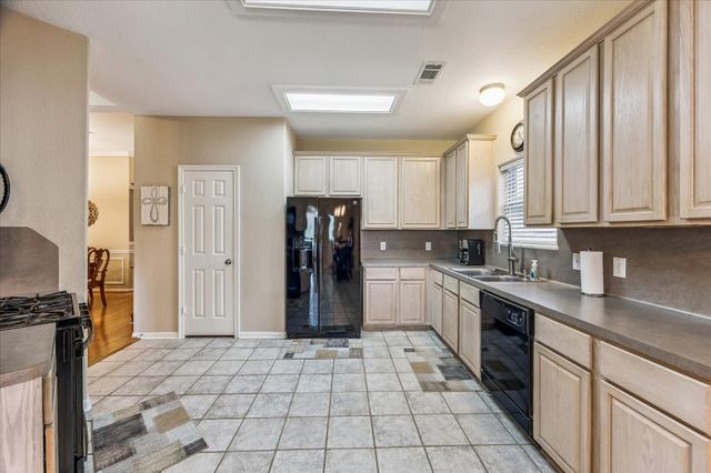 18 Prairie Knoll Drive, Santa Fe, TX 77510