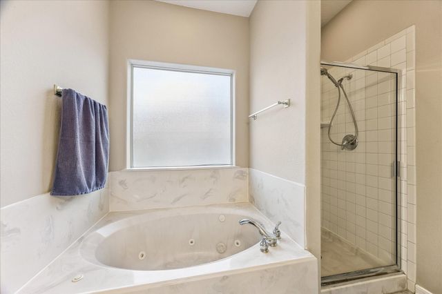 18 Prairie Knoll Drive, Santa Fe, TX 77510