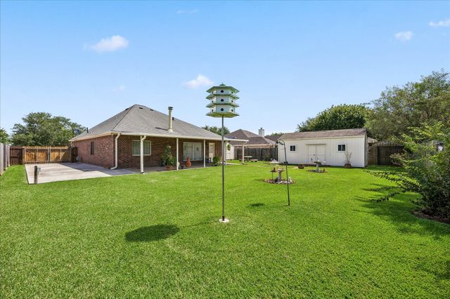 18 Prairie Knoll Drive, Santa Fe, TX 77510