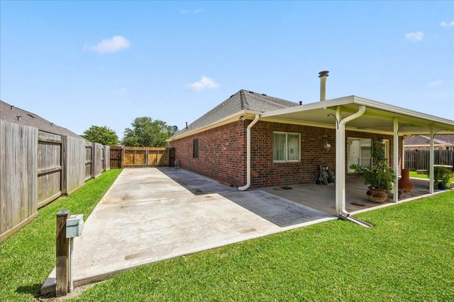18 Prairie Knoll Drive, Santa Fe, TX 77510