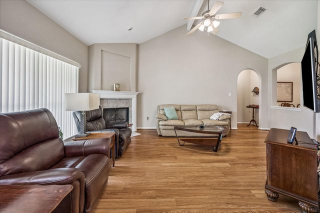 18 Prairie Knoll Drive, Santa Fe, TX 77510