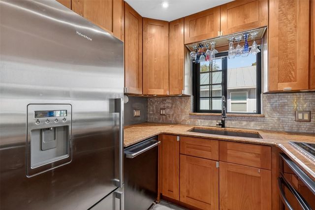 225 E 10TH AVENUE E-2, Mount Dora, FL 32757