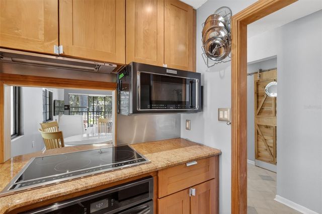 225 E 10TH AVENUE E-2, Mount Dora, FL 32757