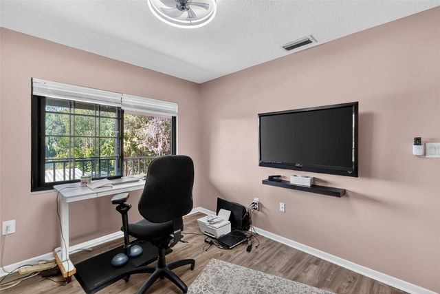 225 E 10TH AVENUE E-2, Mount Dora, FL 32757