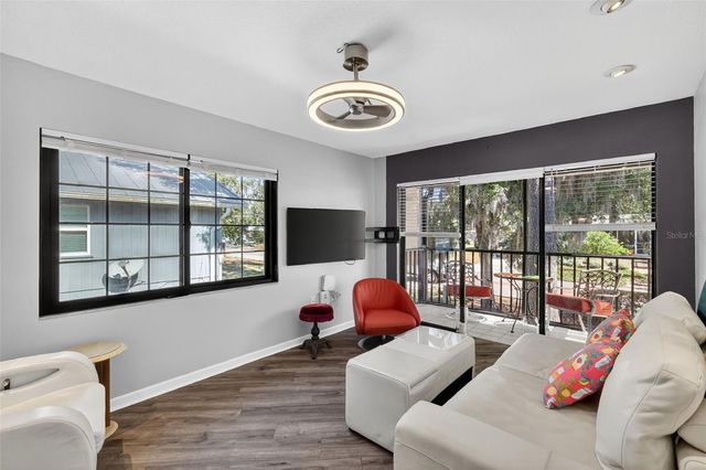 225 E 10TH AVENUE E-2, Mount Dora, FL 32757