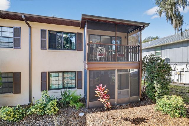 225 E 10TH AVENUE E-2, Mount Dora, FL 32757