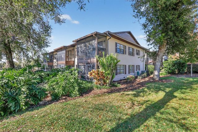 225 E 10TH AVENUE E-2, Mount Dora, FL 32757