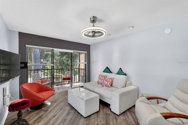 225 E 10TH AVENUE E-2, Mount Dora, FL 32757