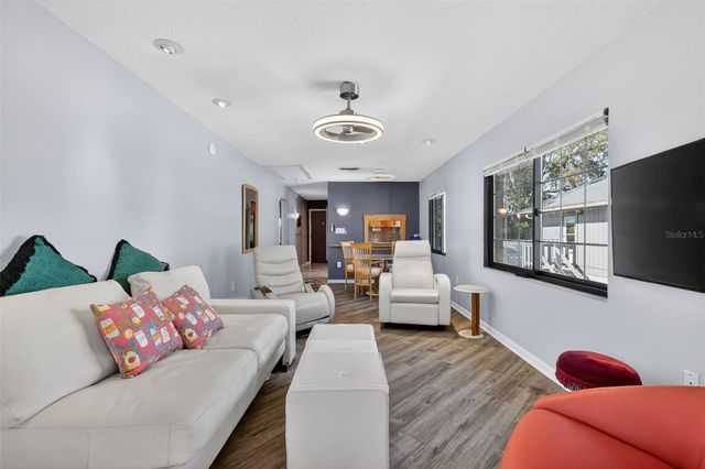 225 E 10TH AVENUE E-2, Mount Dora, FL 32757