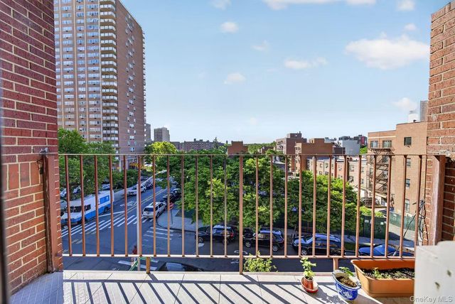 42-60 Colden Street 4A, Flushing, NY 11355