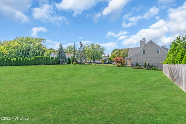 11 Pinewood Avenue, West Long Branch, NJ 07764