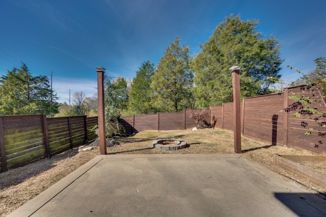 1000 Free Silver Rd, Nashville, TN 37207