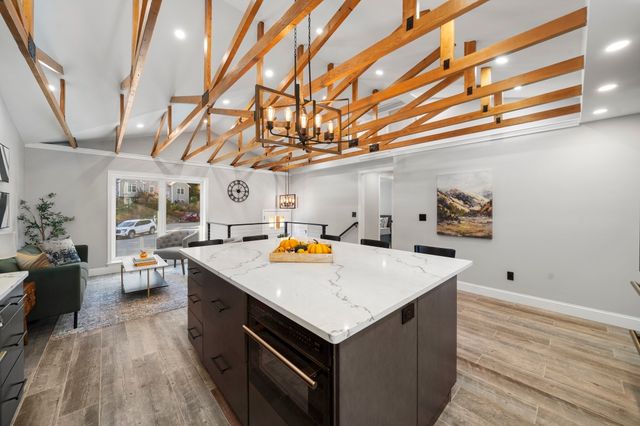 15 Robs Ln, Sharon, MA 02067