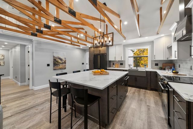 15 Robs Ln, Sharon, MA 02067