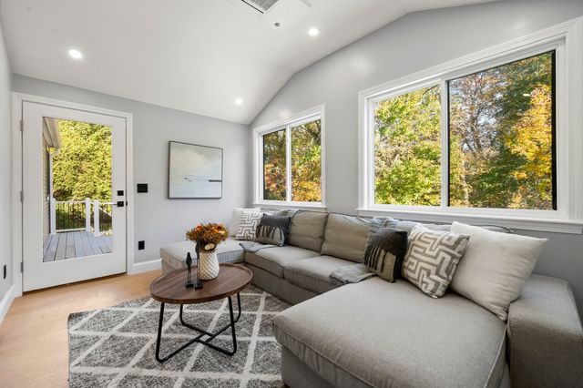 15 Robs Ln, Sharon, MA 02067