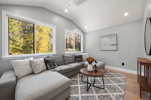 15 Robs Ln, Sharon, MA 02067