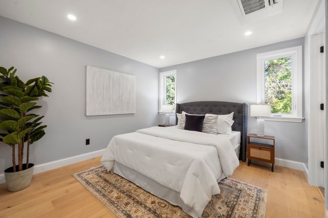 15 Robs Ln, Sharon, MA 02067