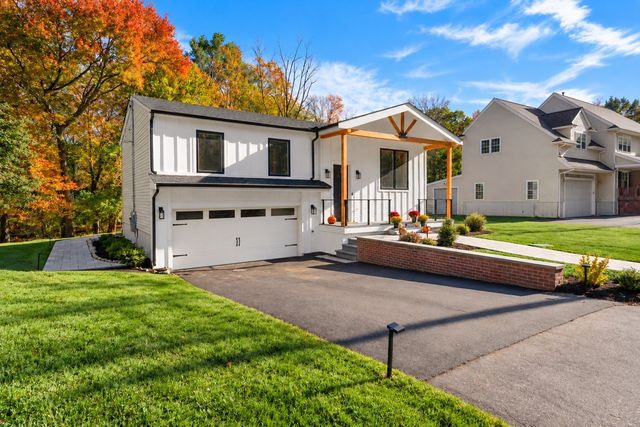 15 Robs Ln, Sharon, MA 02067