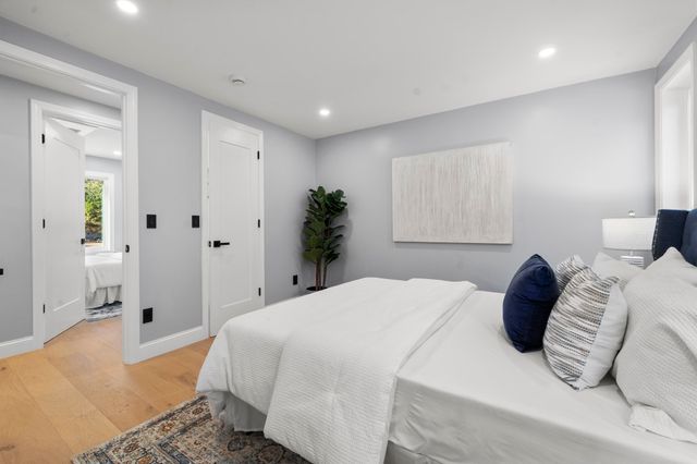 15 Robs Ln, Sharon, MA 02067