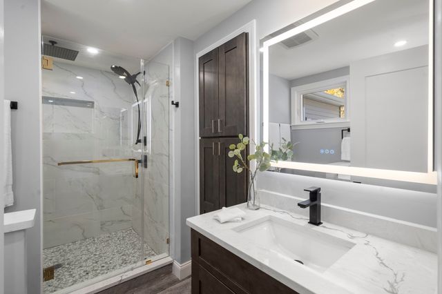 15 Robs Ln, Sharon, MA 02067