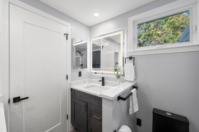 15 Robs Ln, Sharon, MA 02067