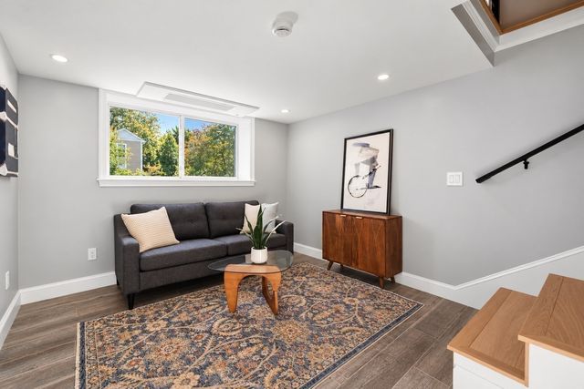 15 Robs Ln, Sharon, MA 02067