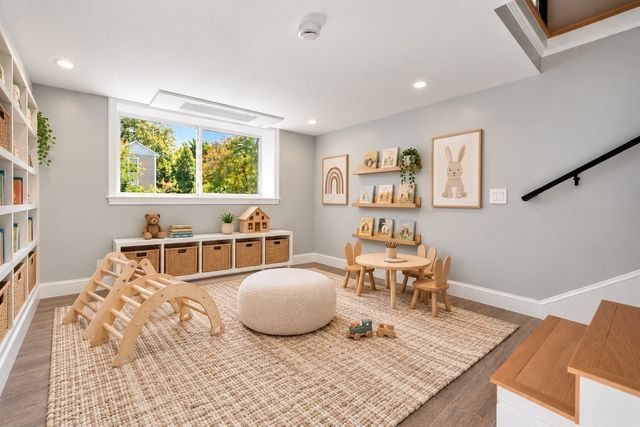 15 Robs Ln, Sharon, MA 02067