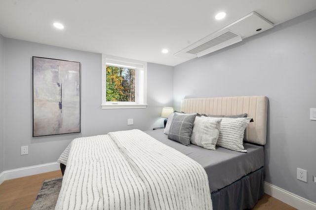 15 Robs Ln, Sharon, MA 02067