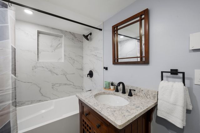 15 Robs Ln, Sharon, MA 02067