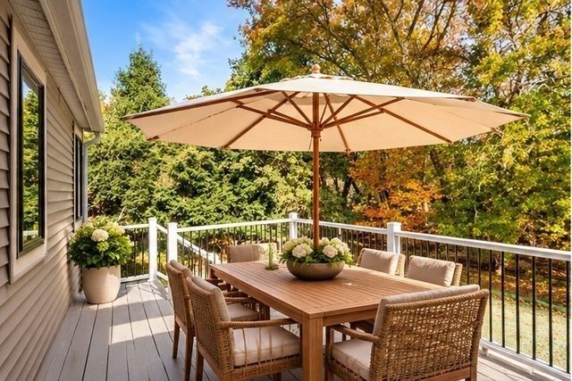 15 Robs Ln, Sharon, MA 02067