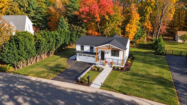 15 Robs Ln, Sharon, MA 02067