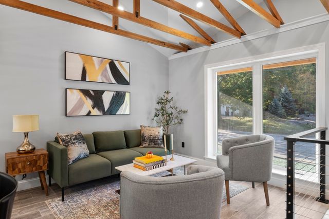 15 Robs Ln, Sharon, MA 02067