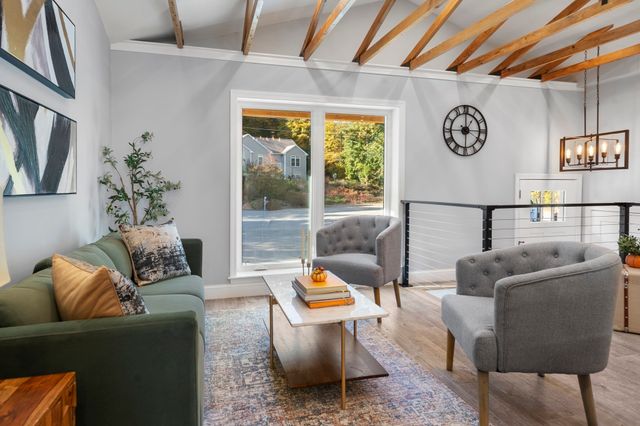 15 Robs Ln, Sharon, MA 02067