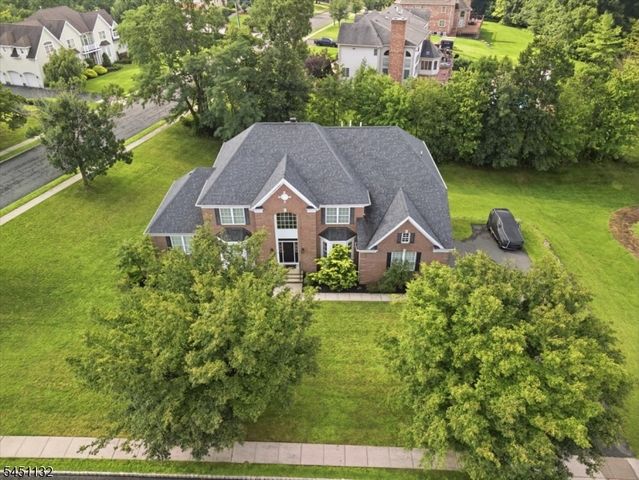 1 Cedar Ct, North Haledon Boro, NJ 07508