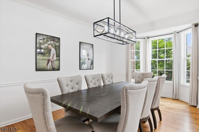 1 Cedar Ct, North Haledon Boro, NJ 07508
