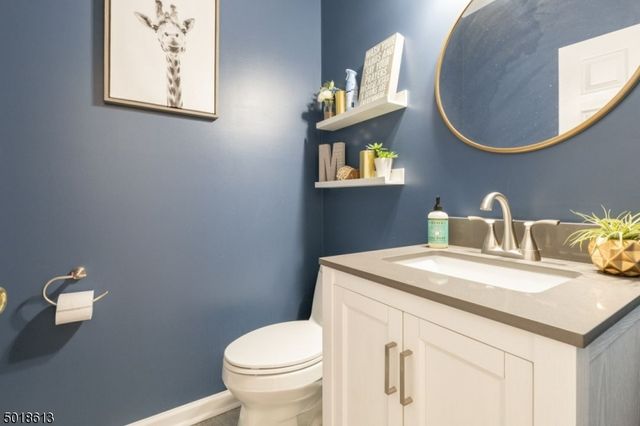 1 Cedar Ct, North Haledon Boro, NJ 07508