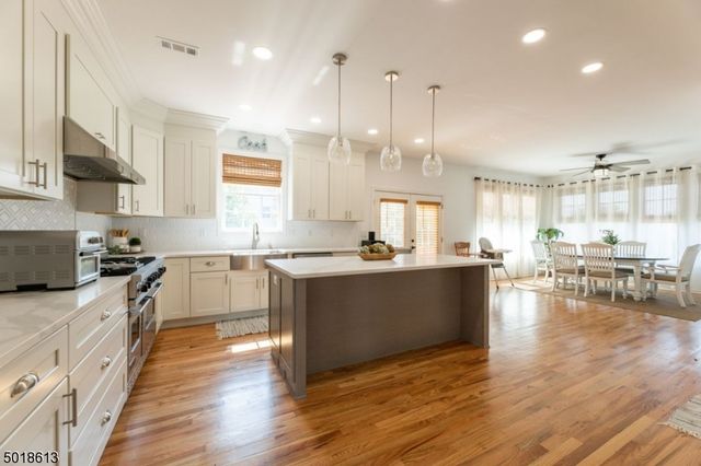 1 Cedar Ct, North Haledon Boro, NJ 07508