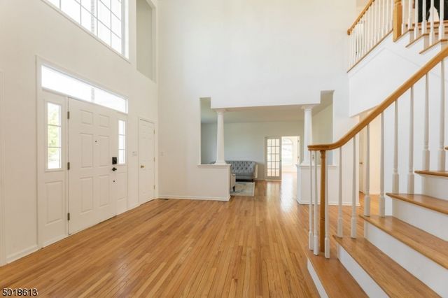 1 Cedar Ct, North Haledon Boro, NJ 07508