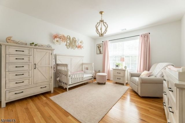 1 Cedar Ct, North Haledon Boro, NJ 07508