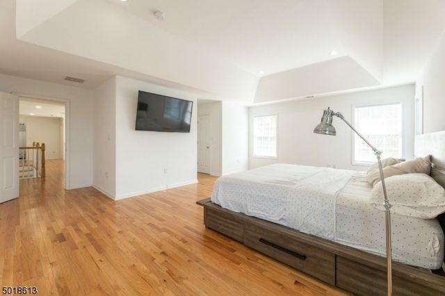 1 Cedar Ct, North Haledon Boro, NJ 07508